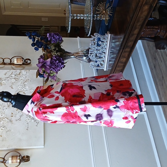 Victoria's Secret Long Sleeves Buttoned Down Pajama Shirt.  Size S - Picture 10 of 16